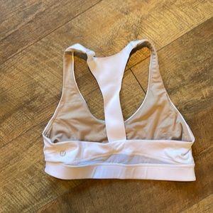 Luluelmon Size 8 - no padding - moderately used  condition.